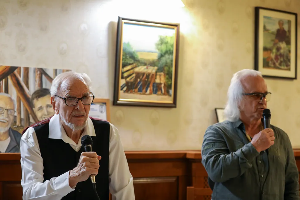 Müller Péter zártkörű könyvbemutató
November 6
2025.11.06. 18 óra, Torockó Vendéglő, Bp. Martinovics tér 2.