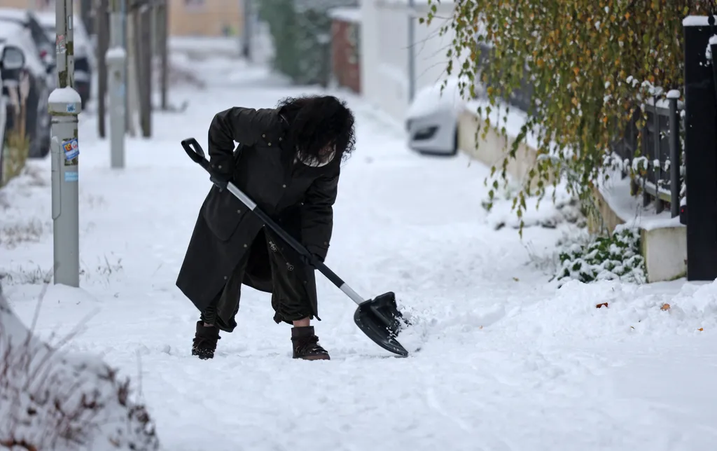 Hótakarítás a németországi Mecklenburgban