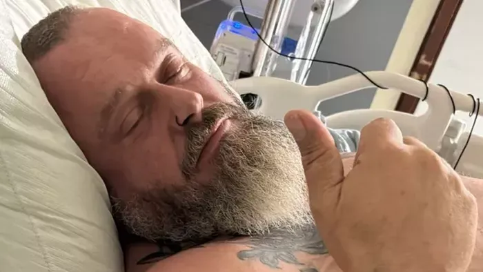 Edzés közben érzett pukkanást Alex, az életéért küzdött