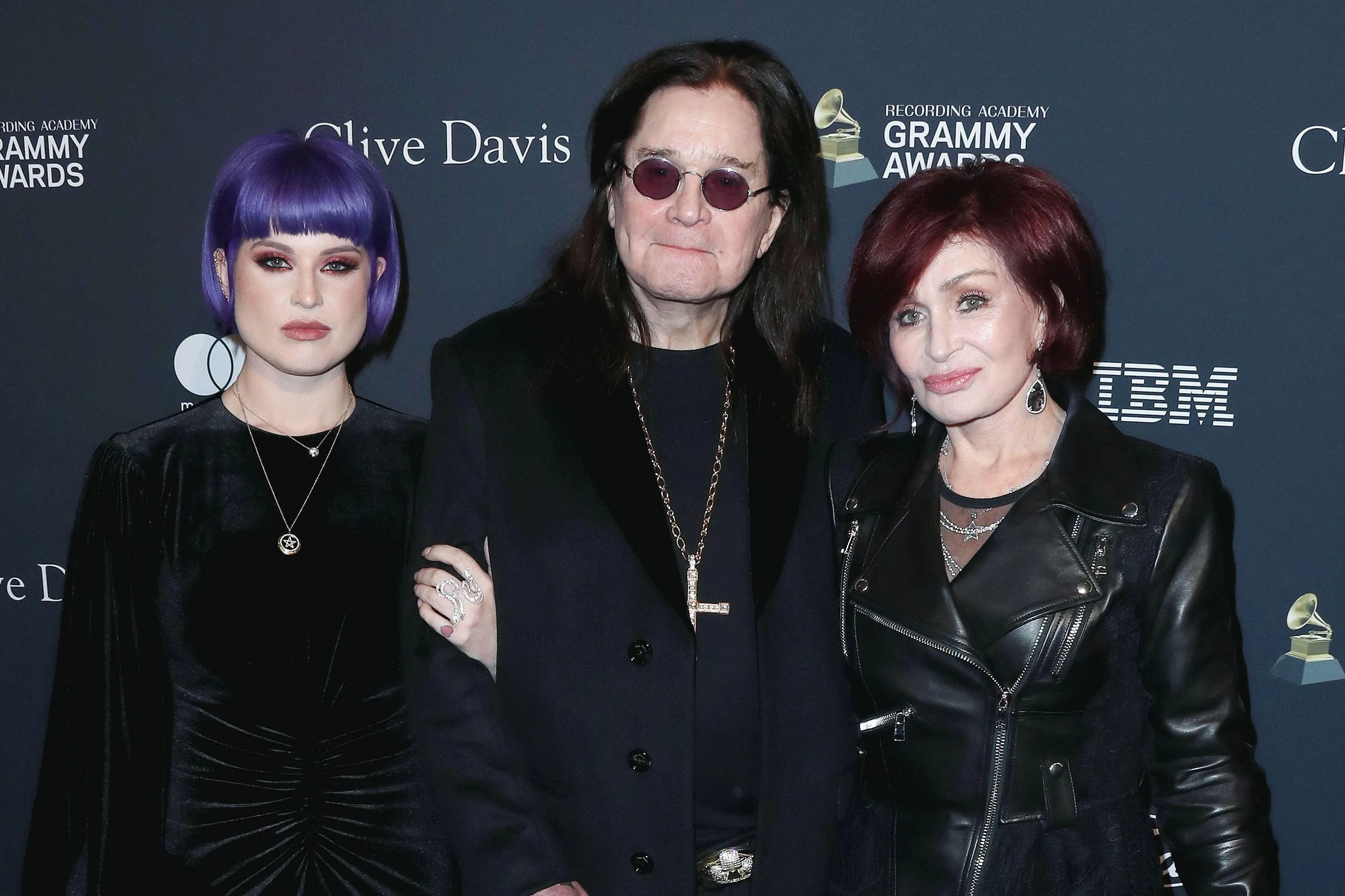Kelly Osbourne hónapokig anyjával aludt Ozzy halála után