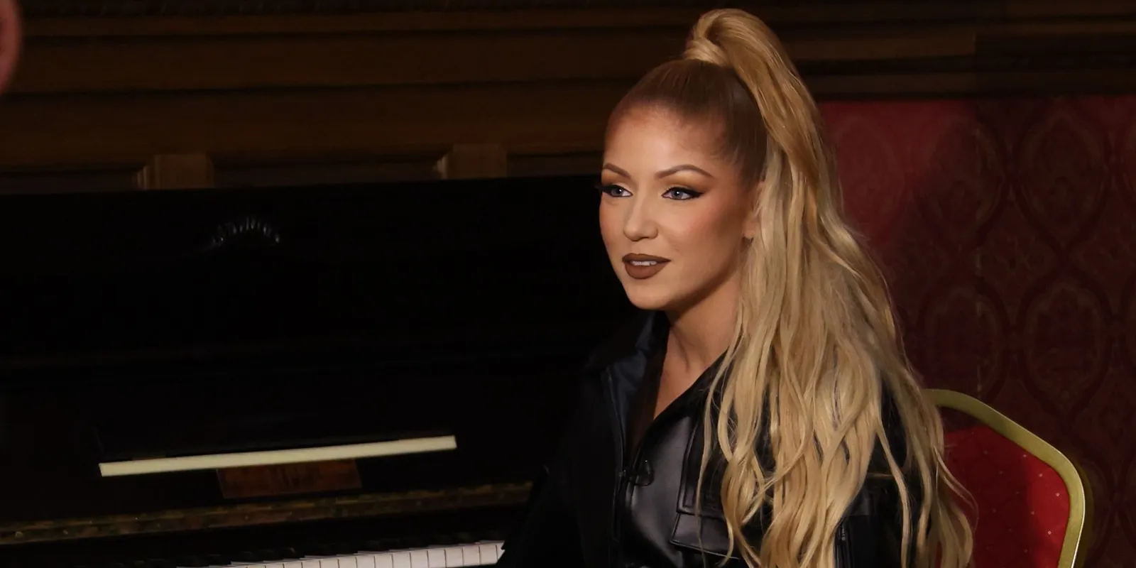 Sírva jelentkezett be Tolvai Reni