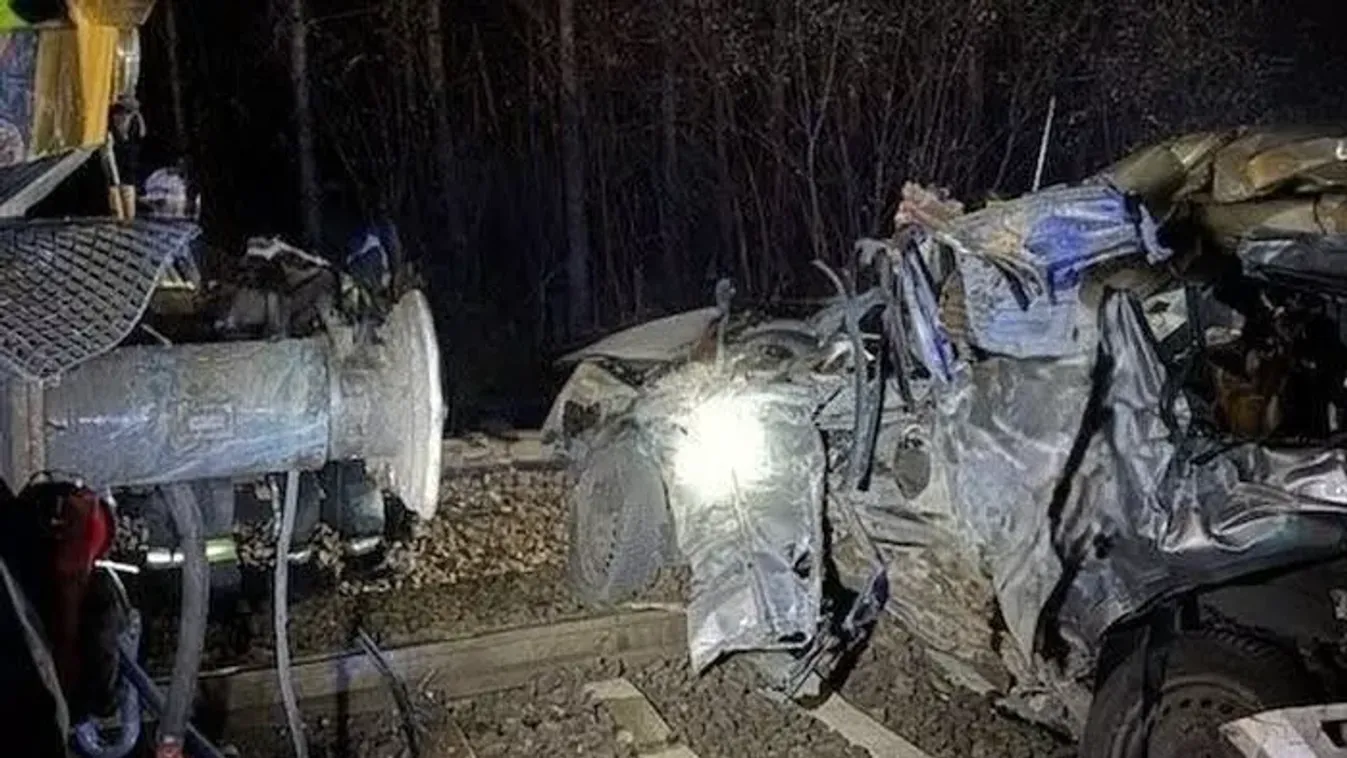 Ez a fiatal fiú vezette a halálautót Szentmártonkátán - hatan haltak meg, miután a vonat elé hajtott - fotó