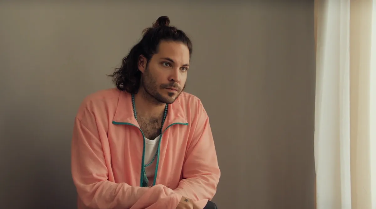 Szalay Bence a Még egy kívánság című Dobó Kata rendezés egyik jelenetében.