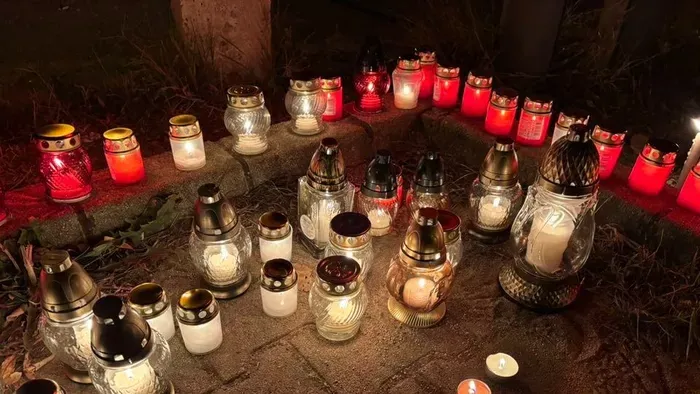 A vonatbaleset áldozataira emlékeztek Szentmártonkátán