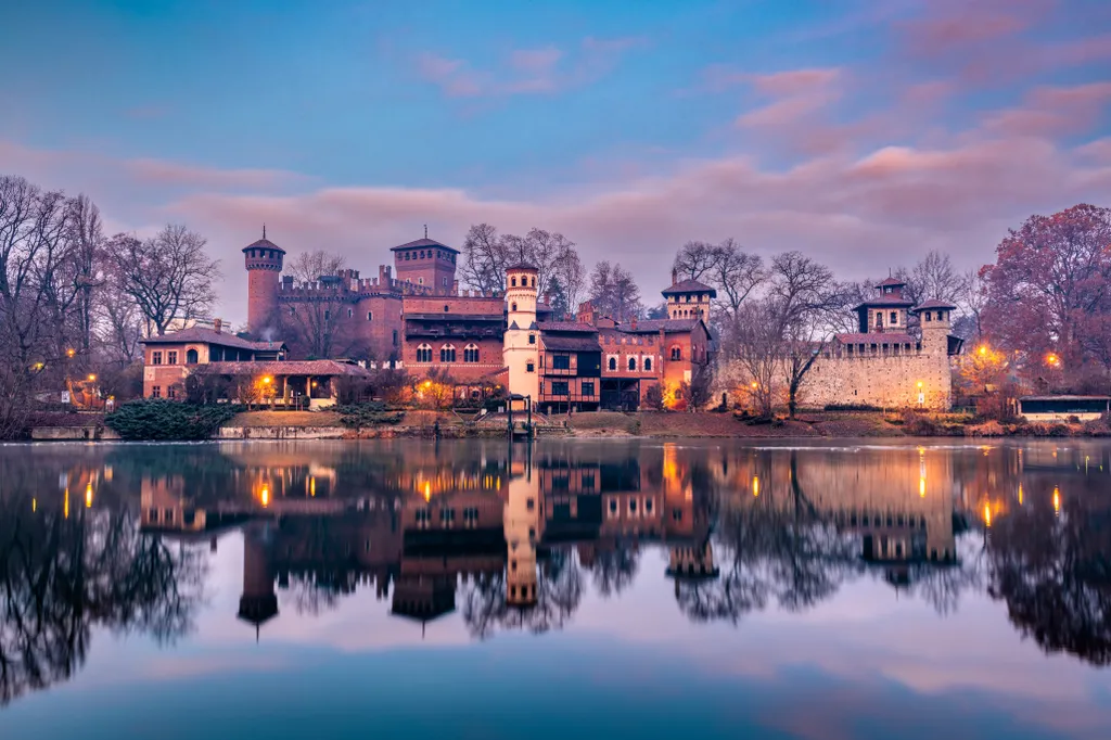 A Borgo Medioevale modellként szolgáló építményei között szerepelt a Fénis-kastély, az Issogne-kastély, a Verrès-kastély és az Ivrea-kastély- valamennyi az Aosta-völgyben, illetve Piemontban található.