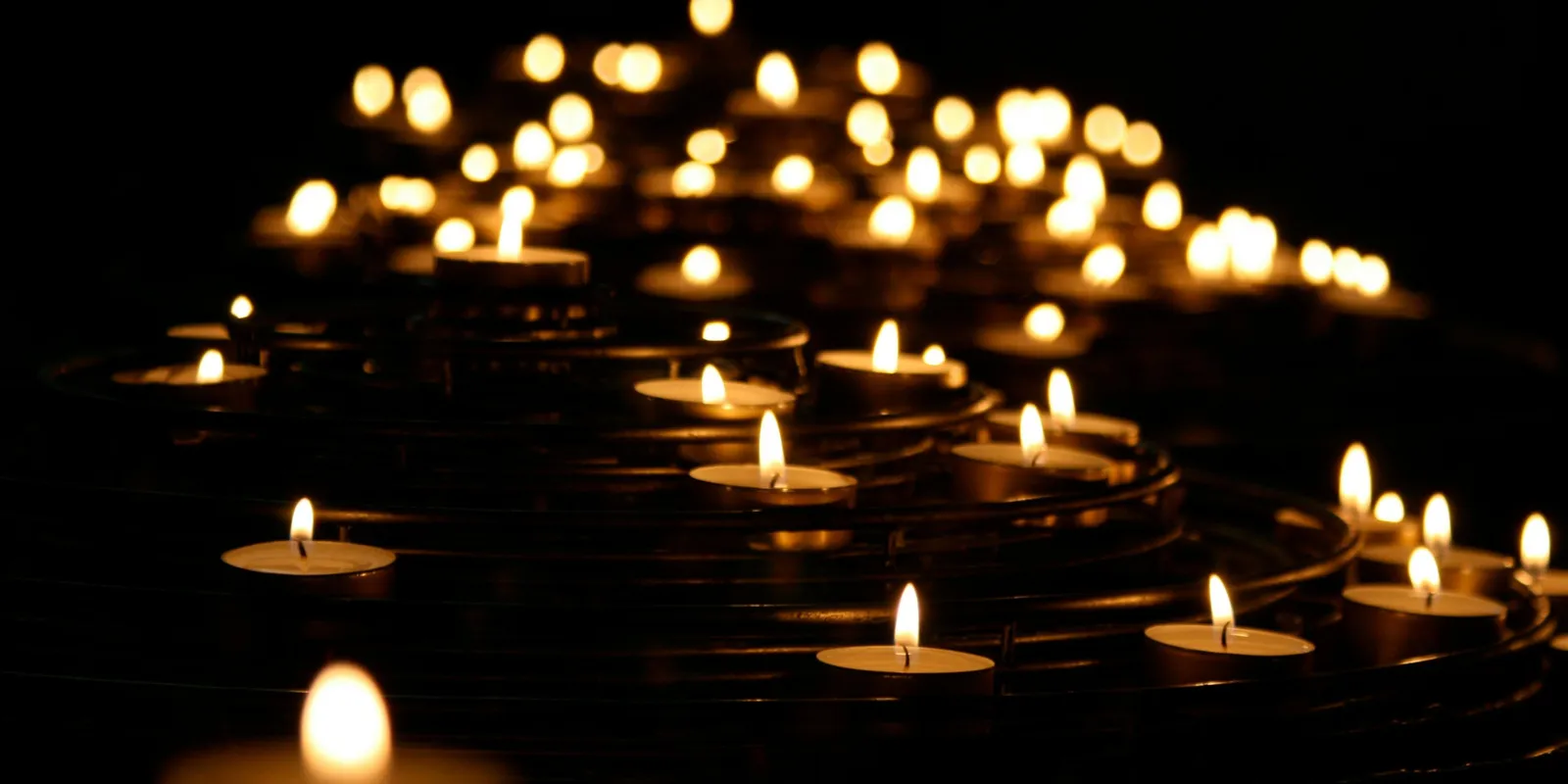 Földcsuszamlás: ketten meghaltak, rengetegen eltűntek