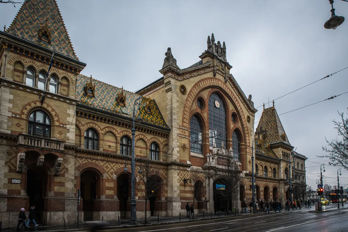 A Fővám téri Nagycsarnok a fővárosi vásárcsarnokok legismertebb szereplője.