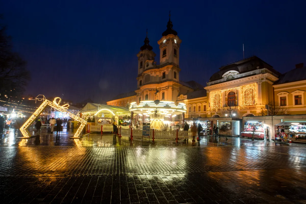 Adventi vásár Eger főterén
