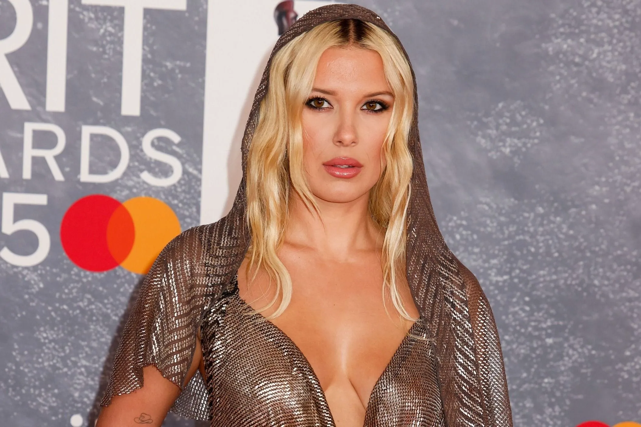 Stranger Things botrány: Millie Bobby Brown zaklatással vádolja David Harbour-t