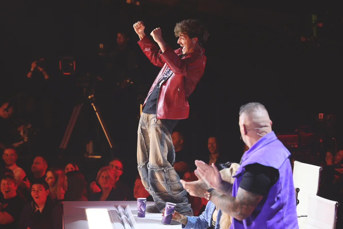 MK__6981, Megasztár