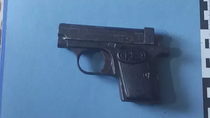 Nemcsak drog, de fegyverek is lapultak ezeknél a dílerkénél