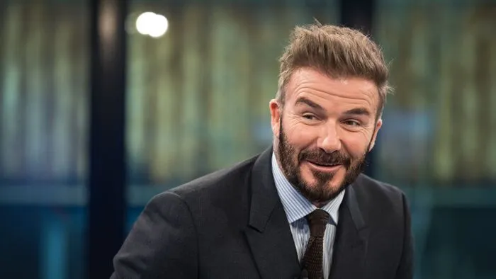 Károly király lovaggá ütötte David Beckhamet