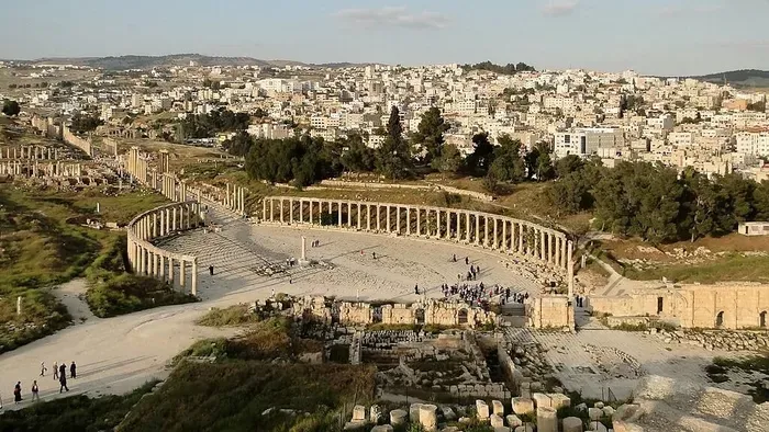 Jordánia elfeledett titkai Petrán és a Wadi Rumon túl