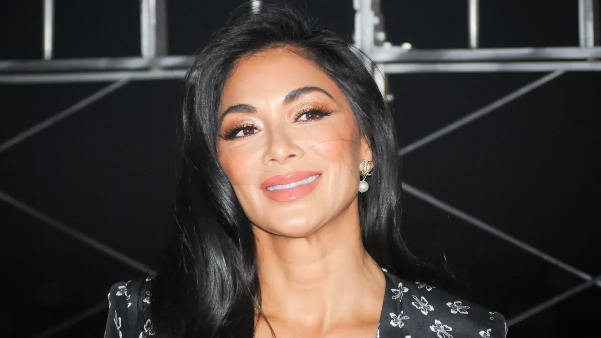 Nicole Scherzinger jegyesével nyaral