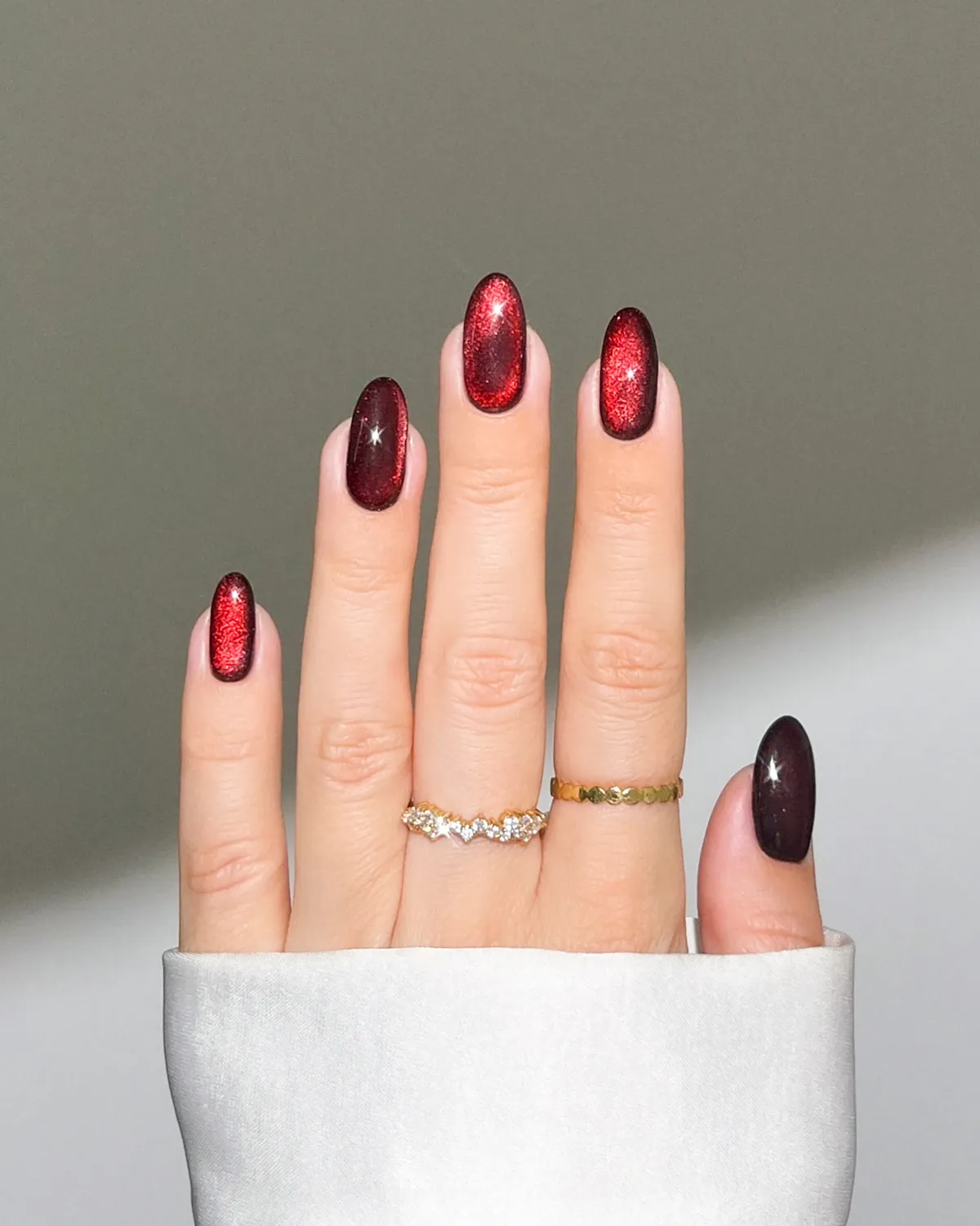 Legtrendibb őszi körmök: bordó manikűr