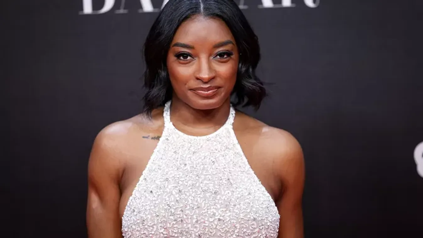 Nagyobb melleket villantott, mindenki az olimpiai bajnok kebleit bámulja