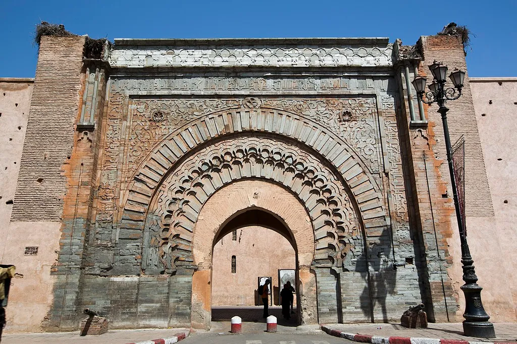 A Bab Agnaou Marrakesh egyik legismertebb városkapuja amely 1190-es elkészülte óta őrzi a város történelmi falait.