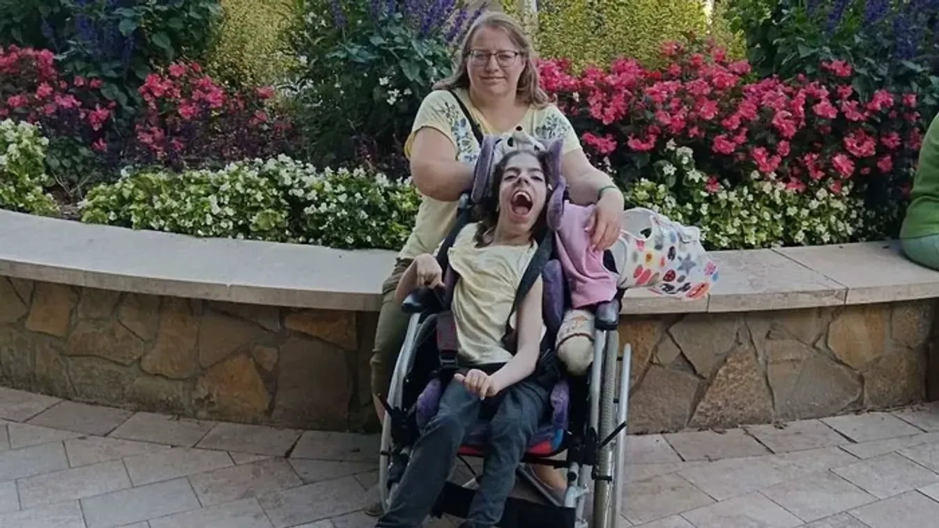 „Minden reggel mosollyal ébred” - A halmozottan sérült Bettina és édesanyja hobbija a közös főzés