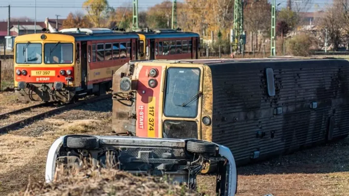 Kisiklott egy vonat Békéscsaba belterületén: 120 mentő, tűzoltó és rendőr sietett a helyszínre