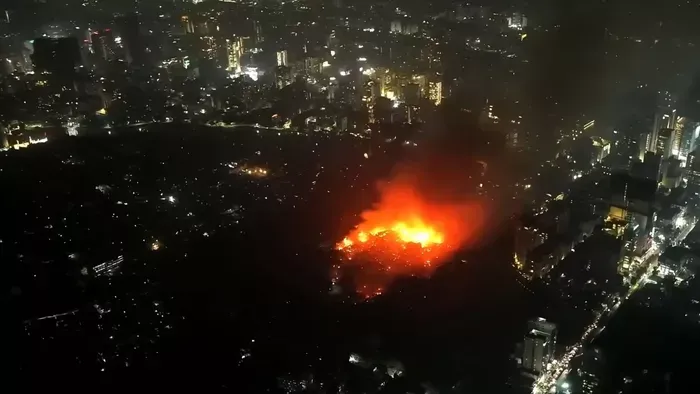 Pokollá vált a város – otthonok százait égette porrá a tűz