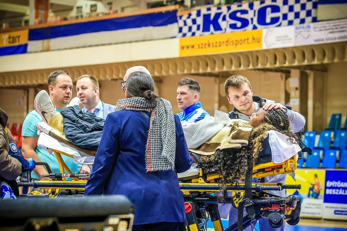 Annie Kibedit hordágyon vitték el a Szekszárd-Mechelen meccs után