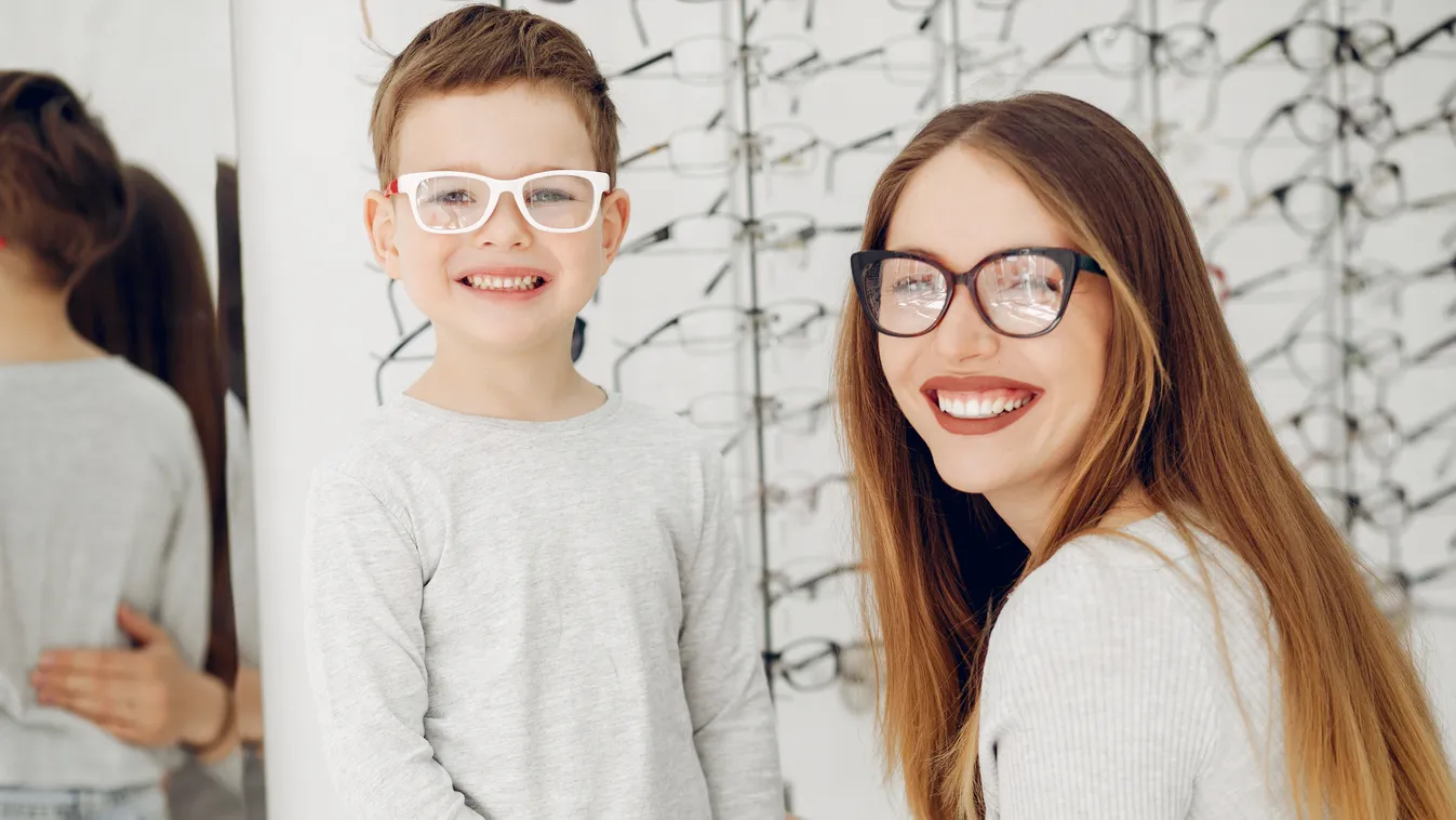 Ha szemüveges a szülő, a gyermeke is az lesz?