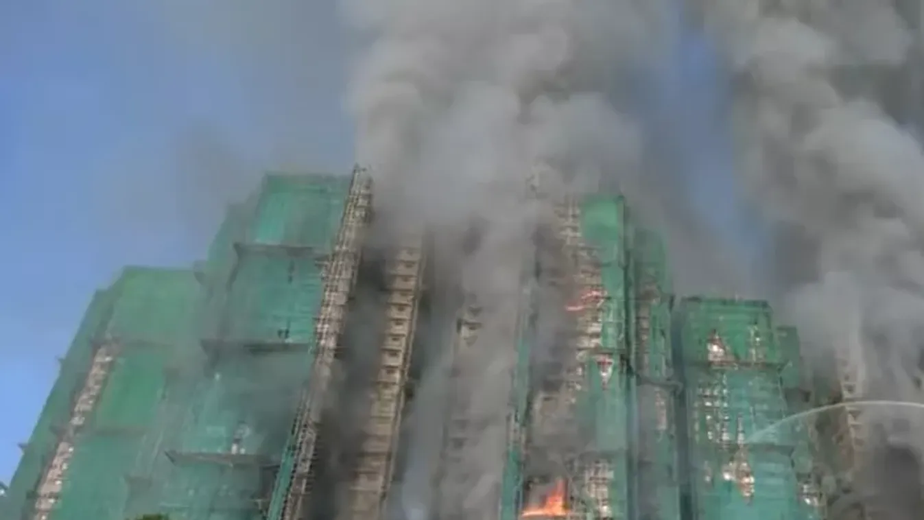 Most kaptuk a sokkoló felvételeket: három felhőkarcoló áll lángokban