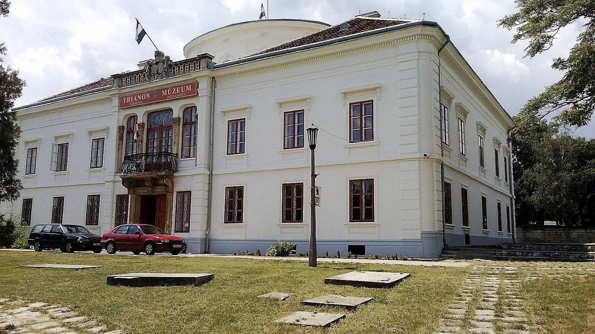 A várpalotai Trianon Múzeum