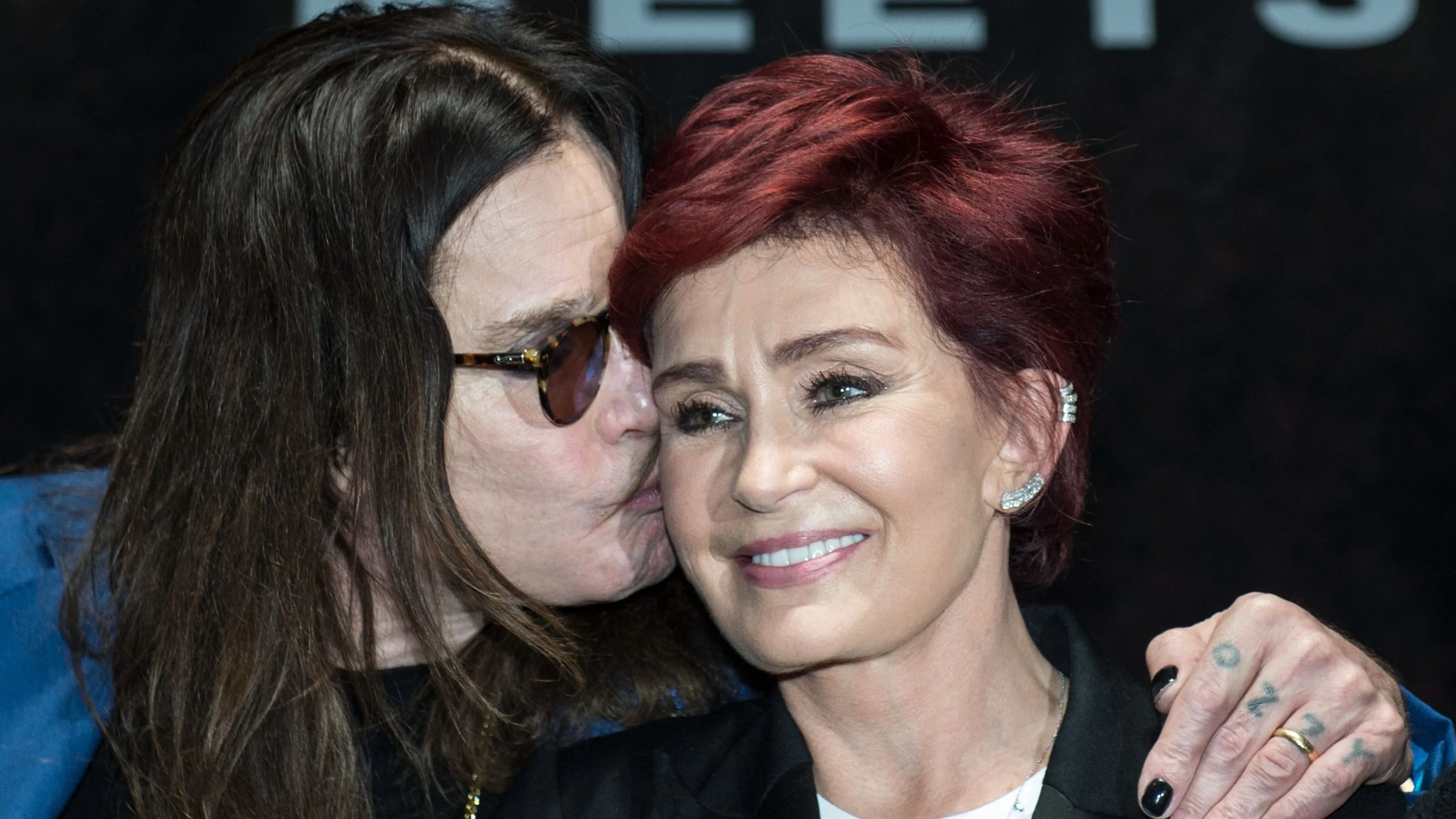 Rejtélyes csomagokat kap Sharon Osbourne