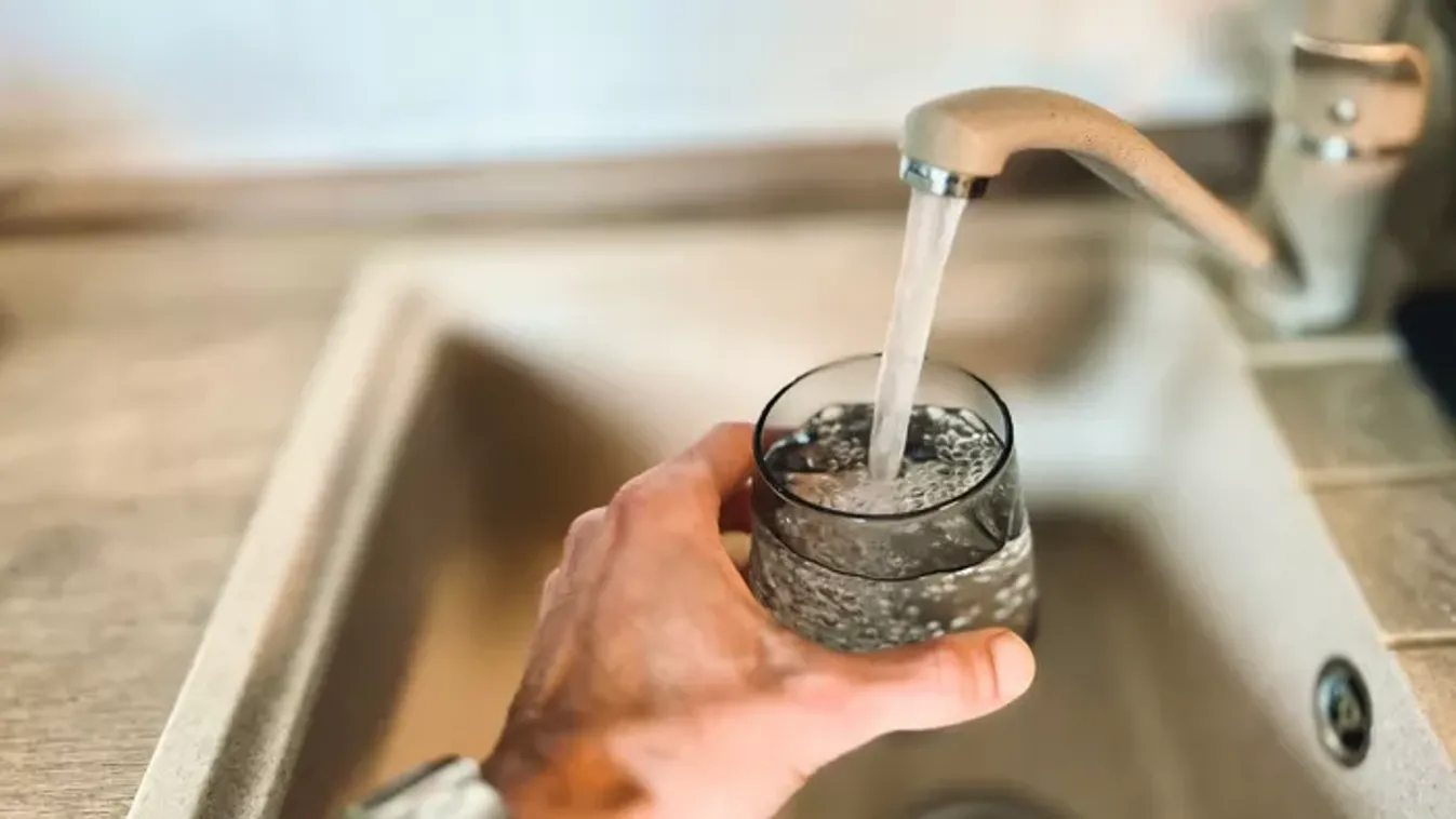 Tilos inni a csapokból, két várpalotai laktanya vízhálózata is fertőzött