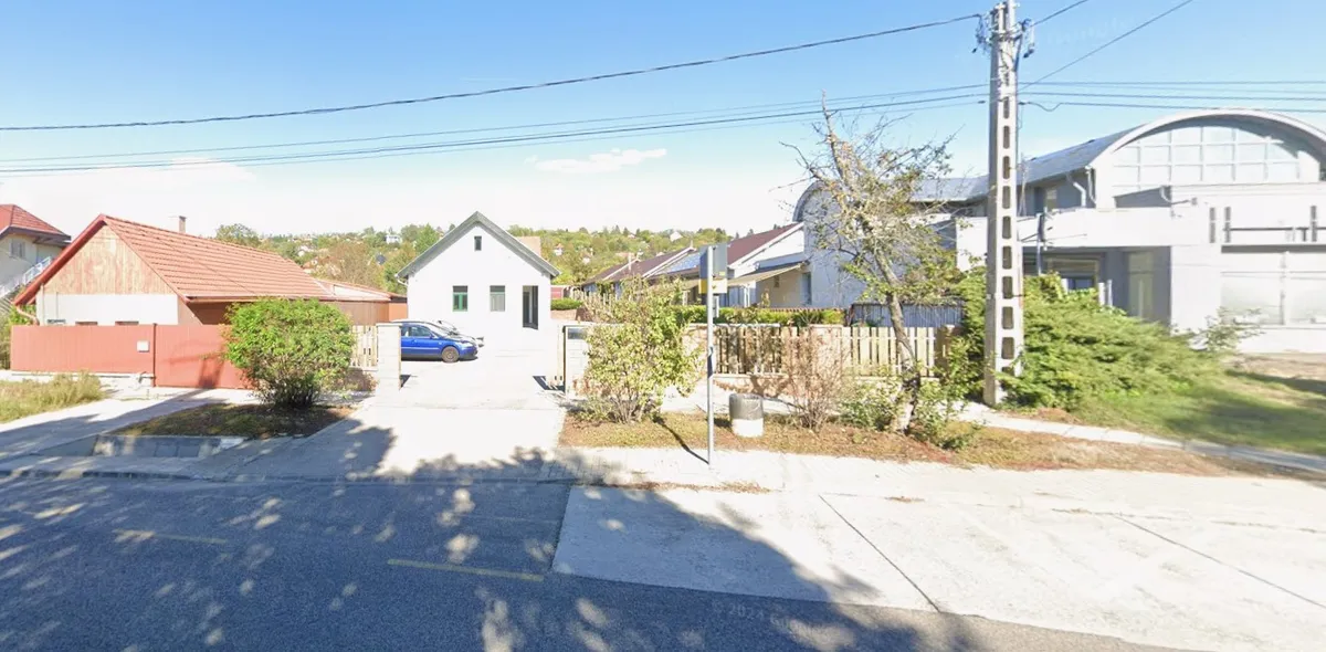 A családapa egy munkagödörbe hajtott