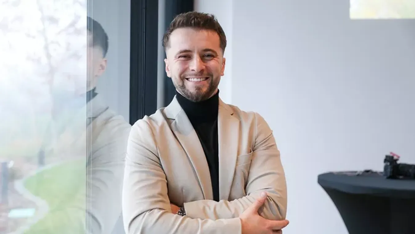 "Felismernek az utcán" – Egy csapásra sztár lett a Lakásvadászok ingatlanosa