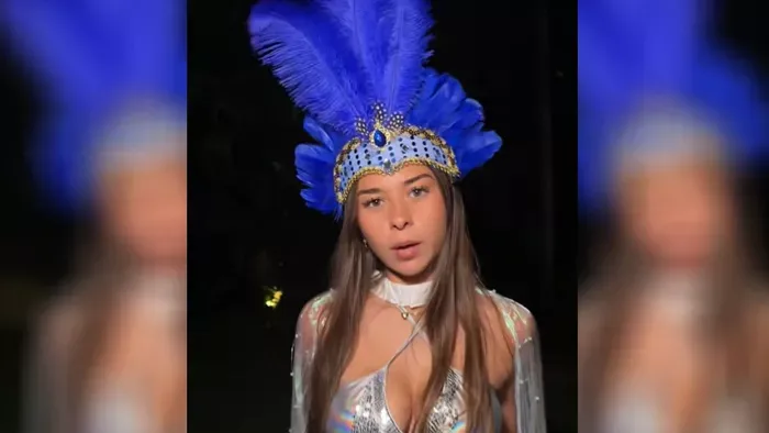 Egymillió adag ételért vetkőzött az OnlyFans-modell