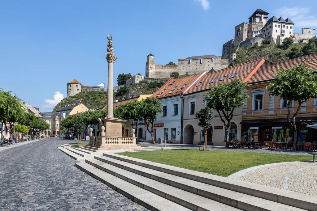 Trencsénben rendezik minden évben Szlovákia egyik legnagyobb zenei fesztiválját, a Pohoda Fesztivált, amely minden nyáron több tízezer látogatót vonz.
