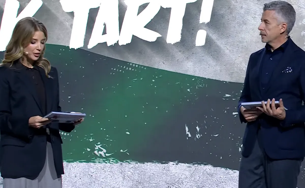 Szabó Zsófi és Rákay Philip a második Háborúellenes gyűlésen Nyíregyházán 