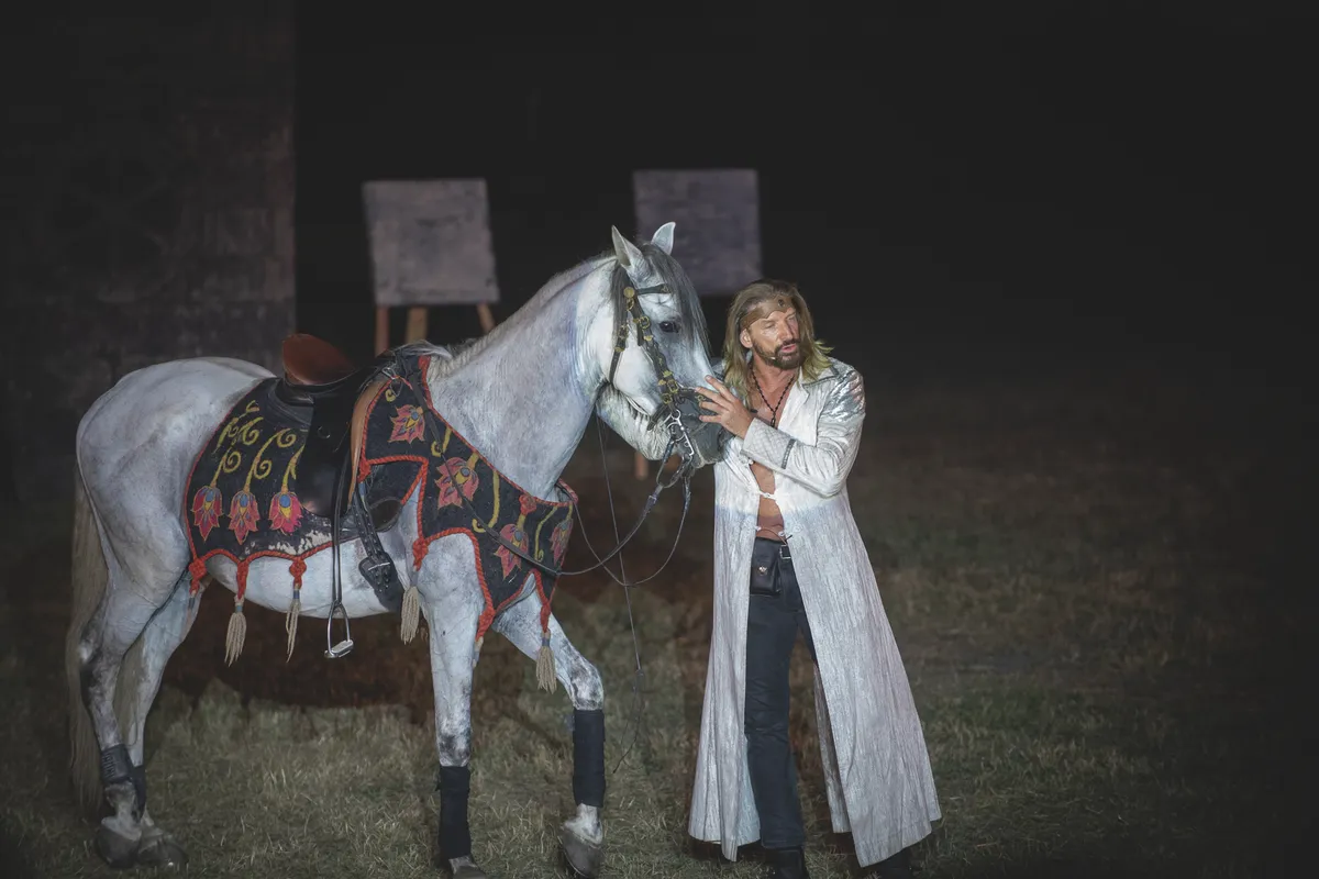 Pintér Tenya soha nem látott darabot állít színpadra. 