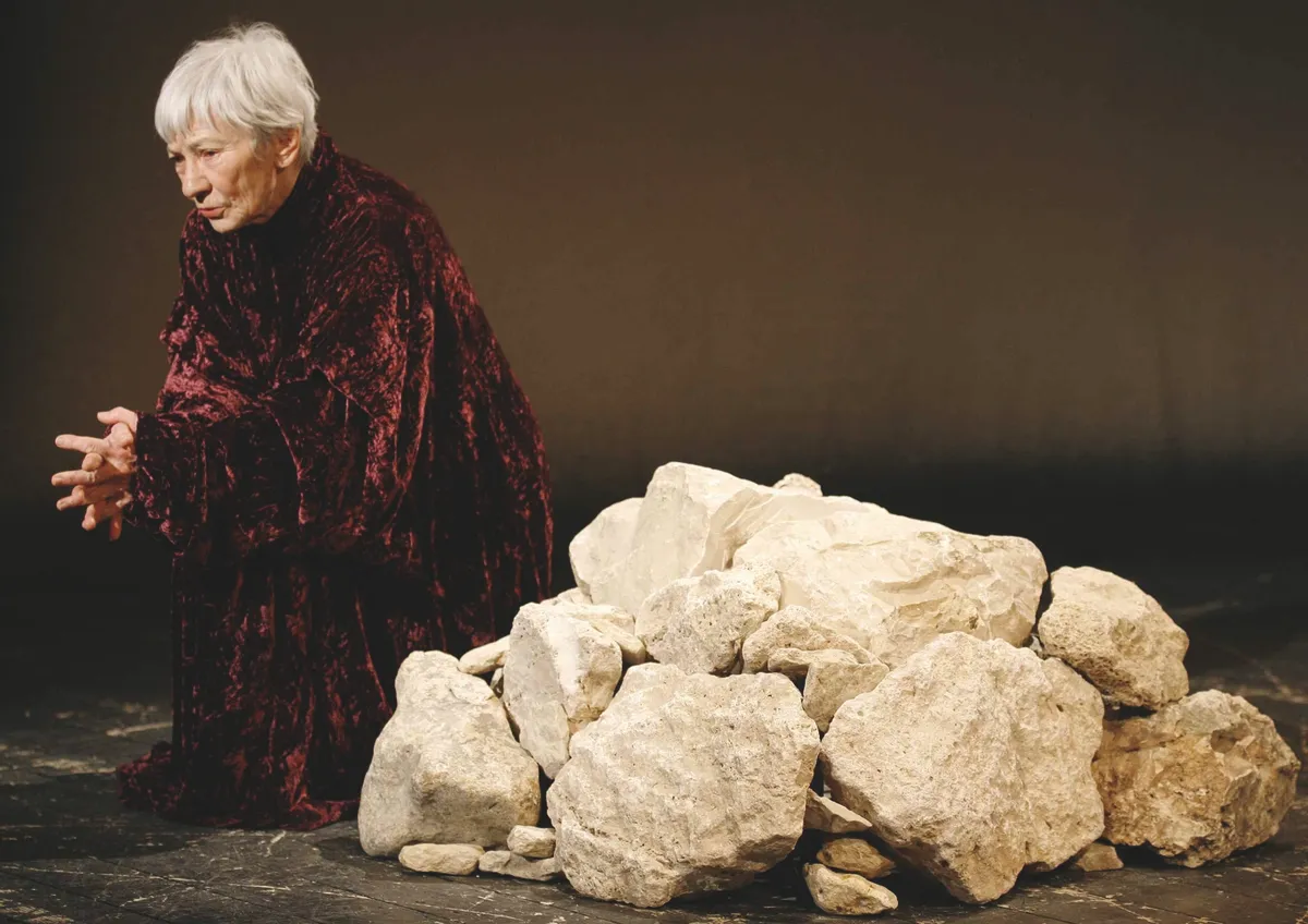 Csernus Mariann sztáradatlap