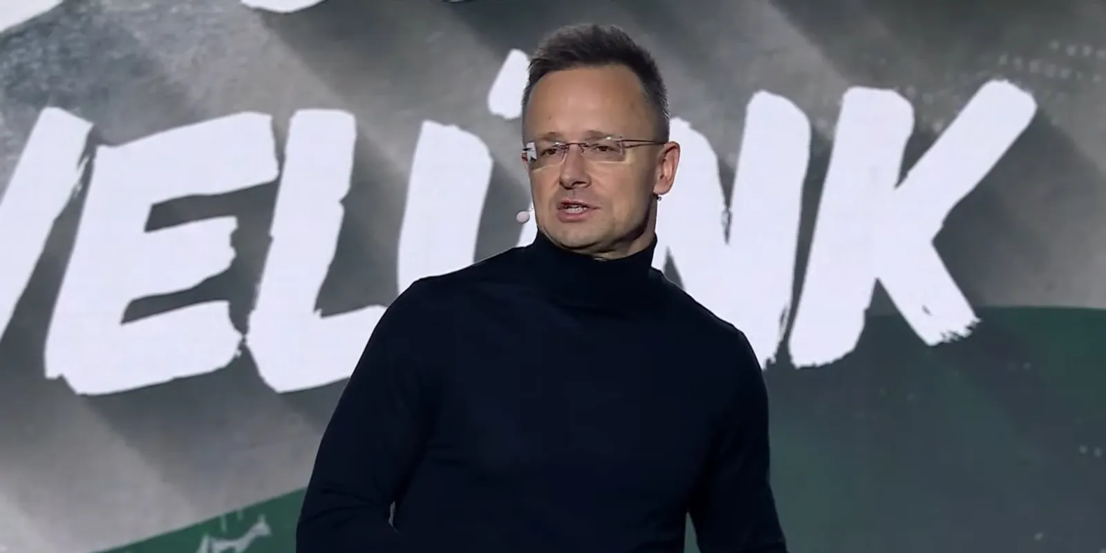 Szijjártó Péter a Háborúellenes Gyűlésen - Videó