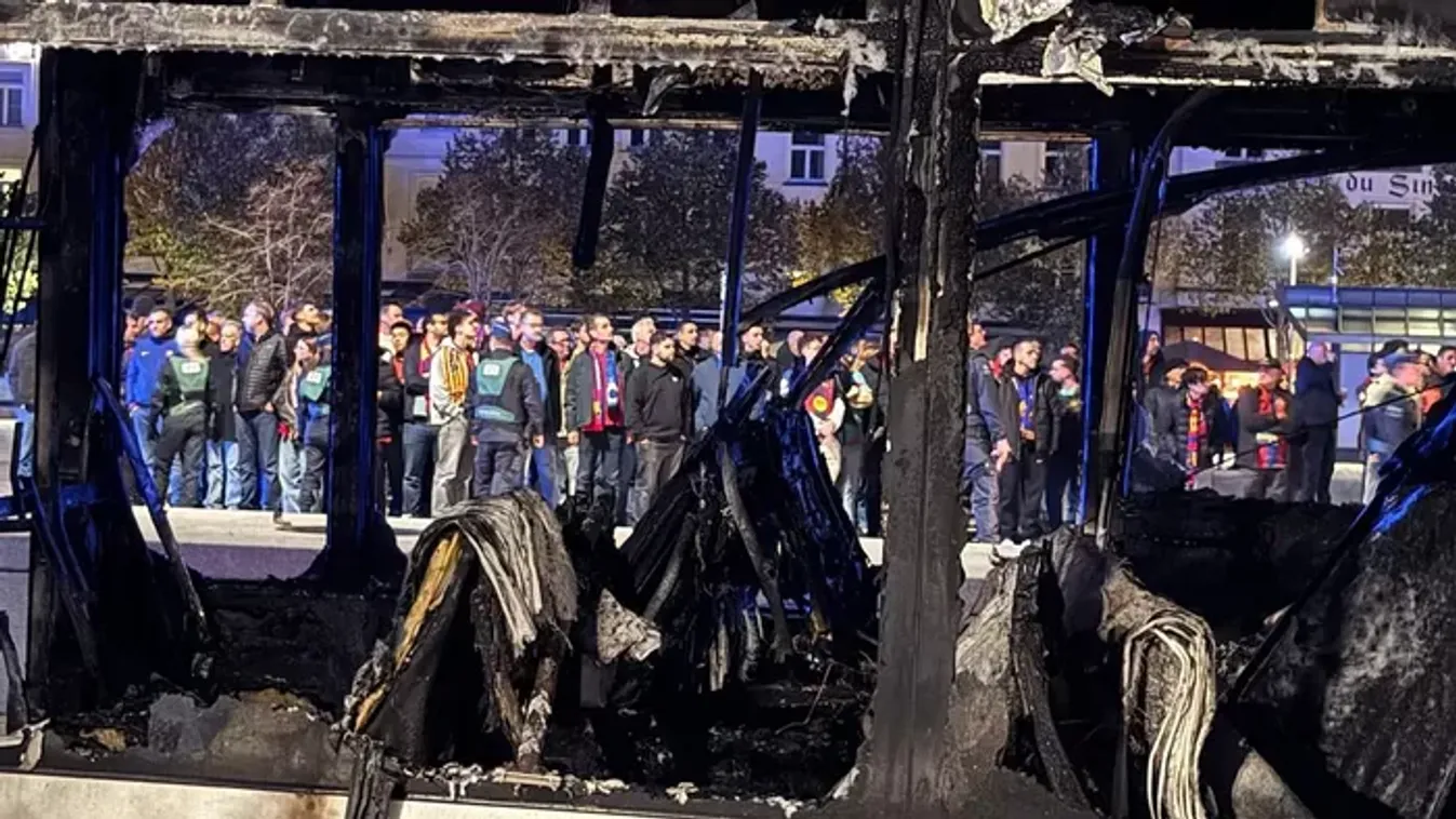 Óriási volt a pánik, tűzoltók húzták ki a szurkolókat a lángoló buszból