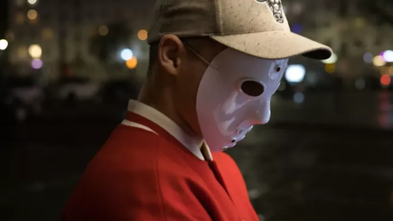 Maszkos tinédzserek okoznak hatalmas károkat egy TikTok trend miatt