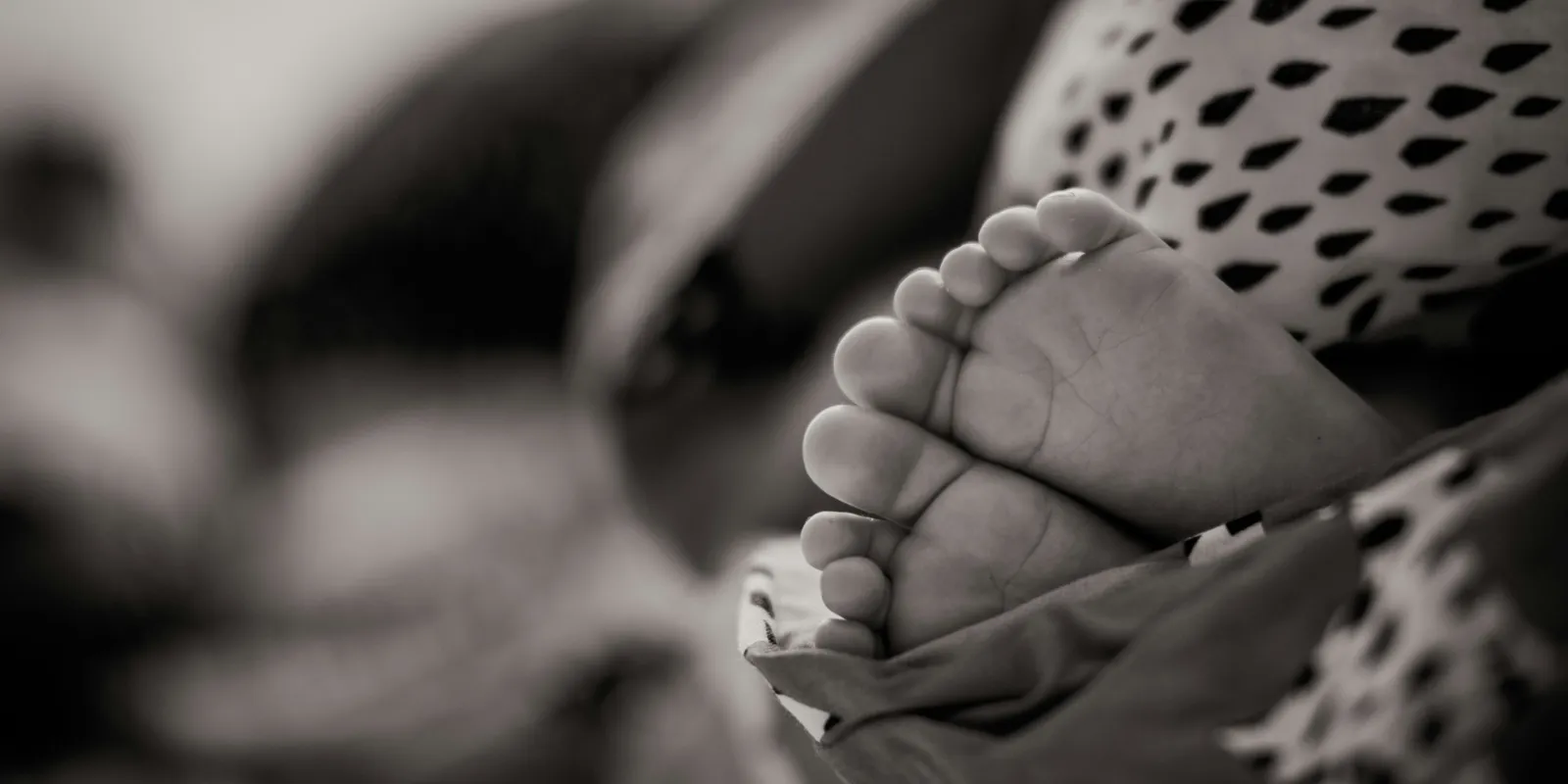 Csecsemőtragédia Hevesben: a kisbaba szörnyű kínok között halt meg