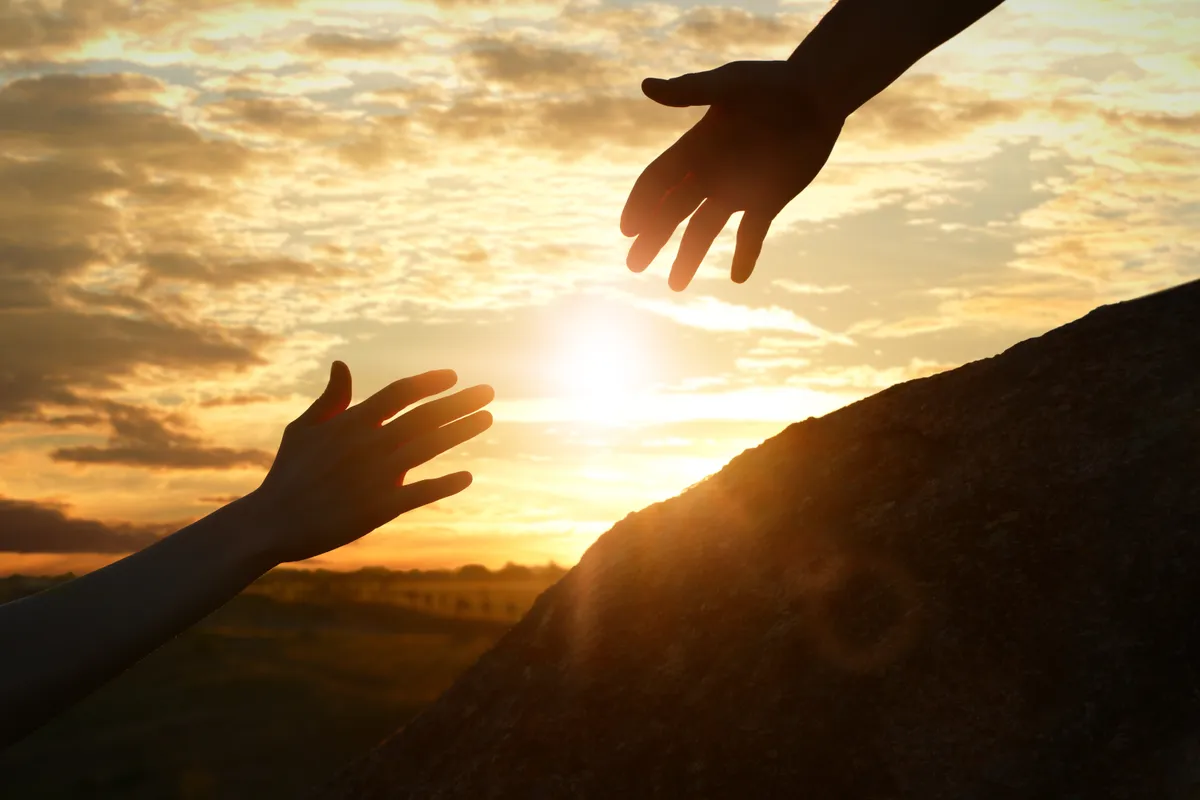 A horoszkóp szerint ez az őrangyal nyújtja kezét a bajban