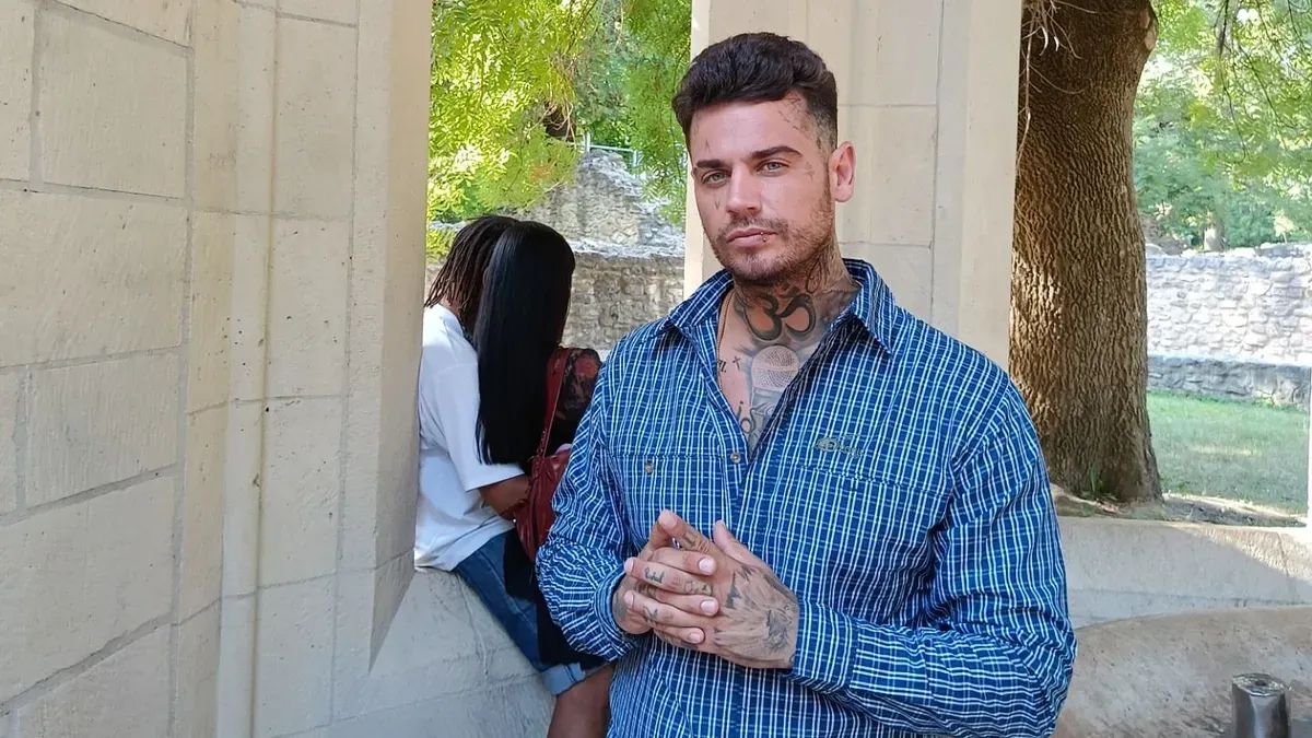 Mandula Ádám botrányai után, új külsővel hódít.