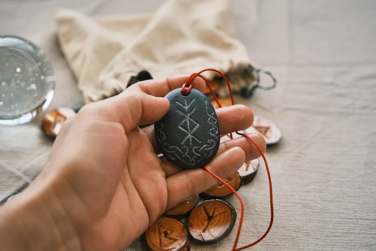 Egy amulett a gonosz szellemek ellen.