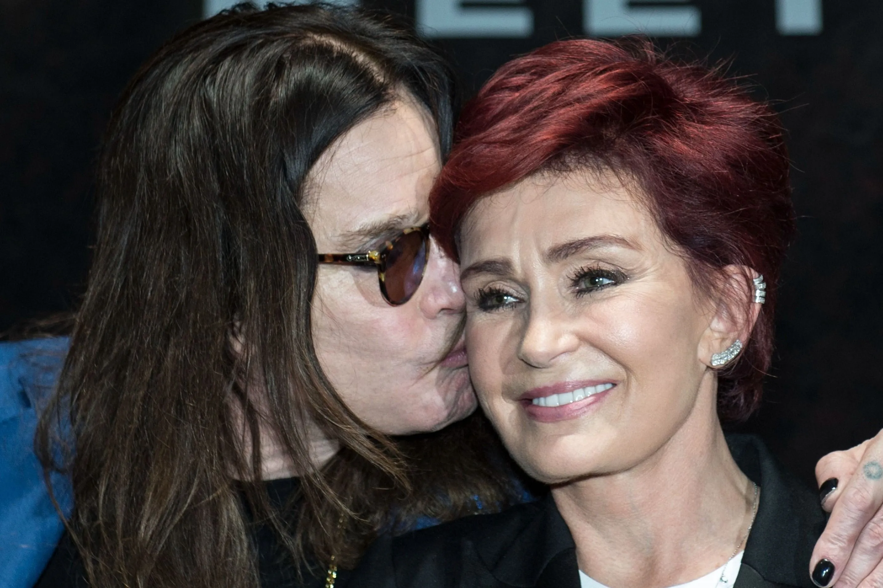 Rejtélyes csomagokat kap Sharon Osbourne