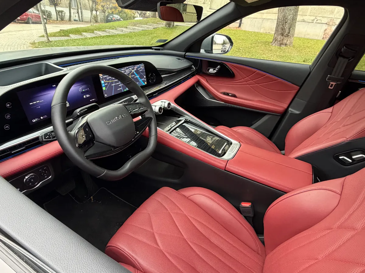 Omoda 9 SHS belső tere.