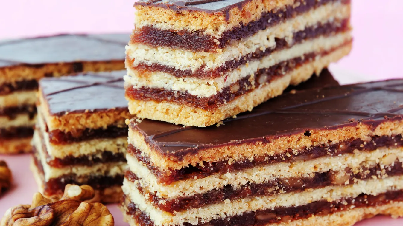 Tökéletes zserbó szeletelve