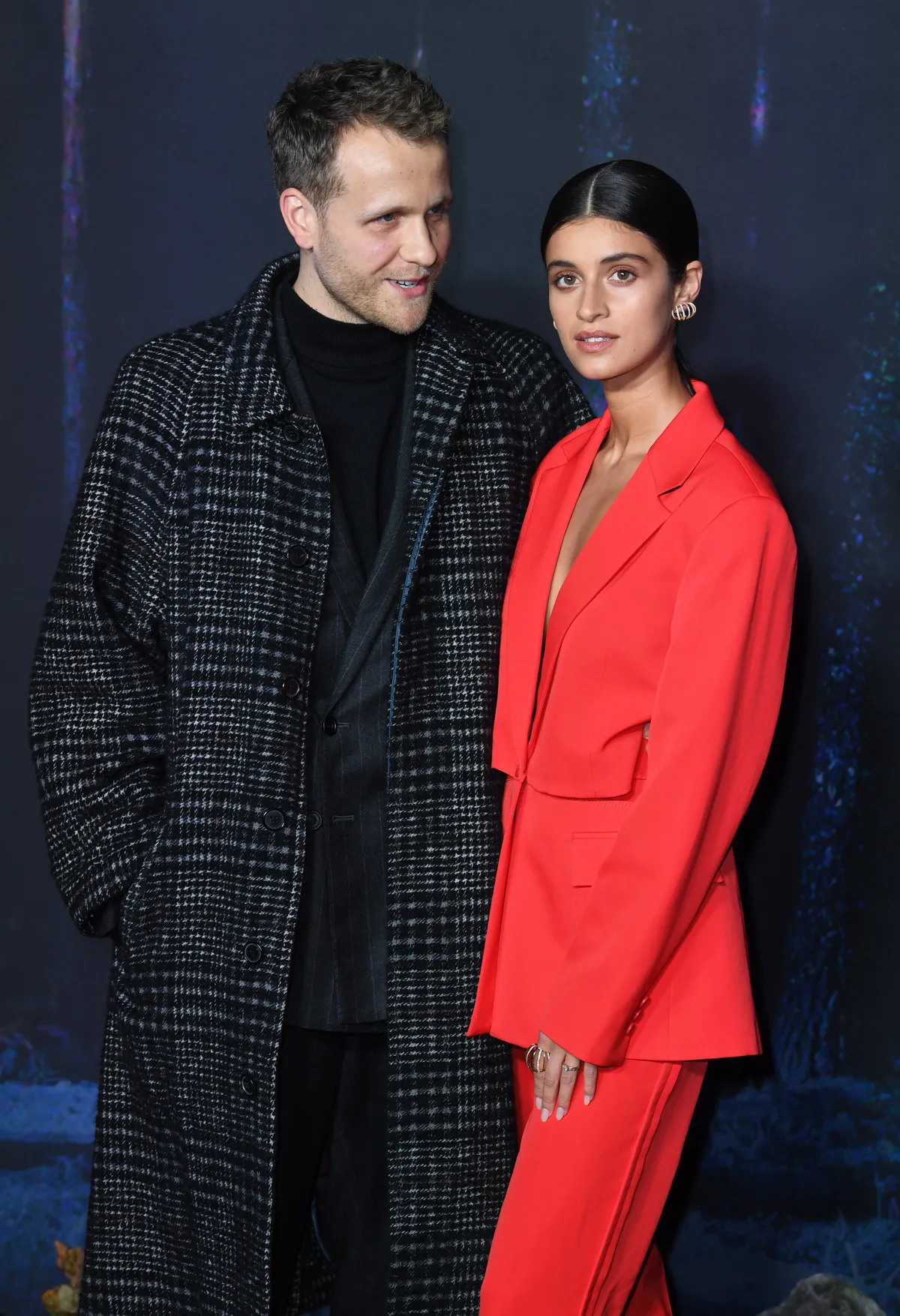 Anya Chalotra pájával