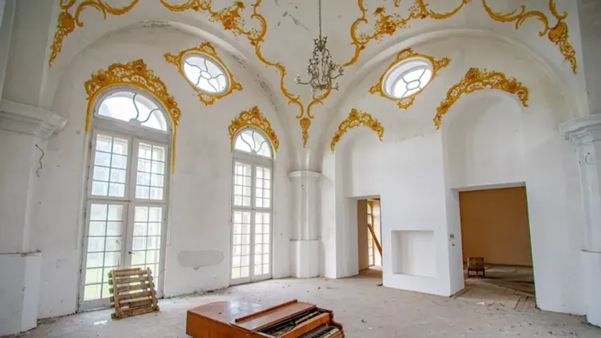 Kincsek lapulnak az elfeledett, felvidéki kastélyban