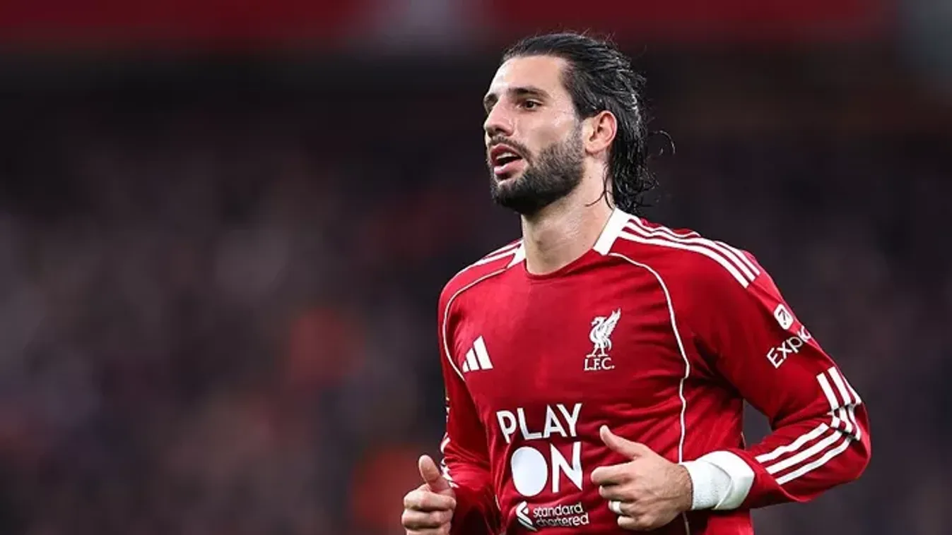 Lebukott, ezzel az autócsodával jár Liverpoolban Szoboszlai Dominik – videó